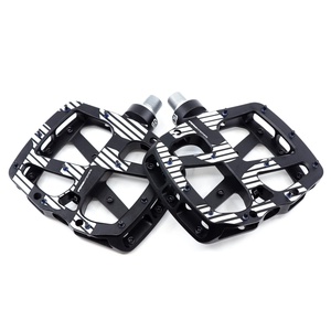 Flat Pedals Aluminum 22 Pins e*thirteen Black